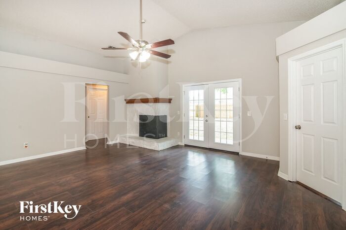 Building Photo - 8450 Sugartree Dr
