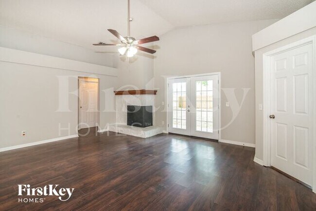 Building Photo - 8450 Sugartree Dr