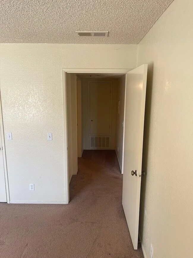 Building Photo - "Charming 1-Bedroom Retreat in Santa Maria – Your Cozy Haven Awaits!"