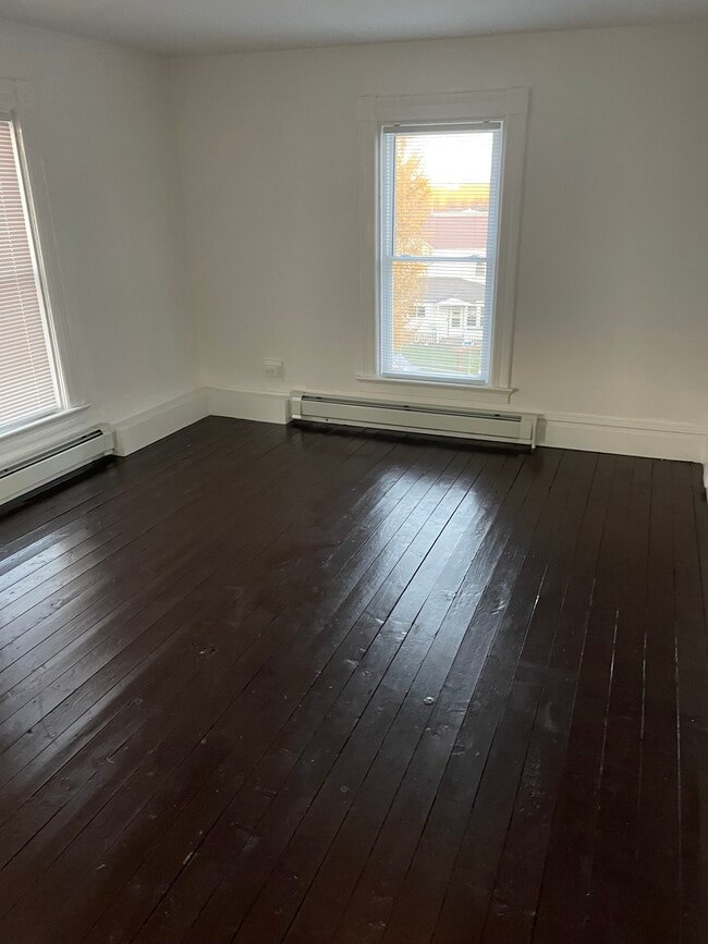 Building Photo - 23 Church St