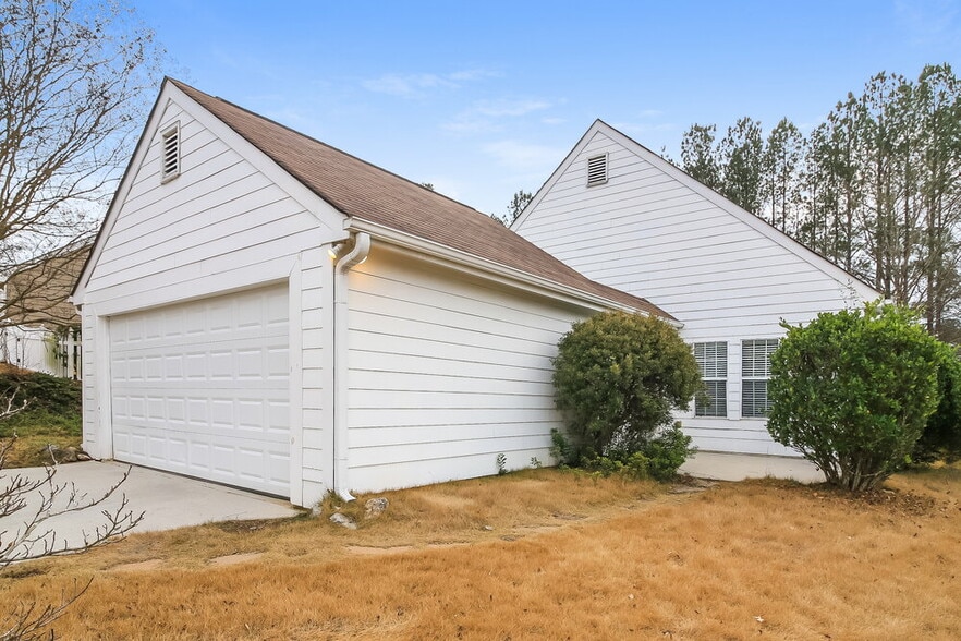 Building Photo - 537 Anglewood Trace