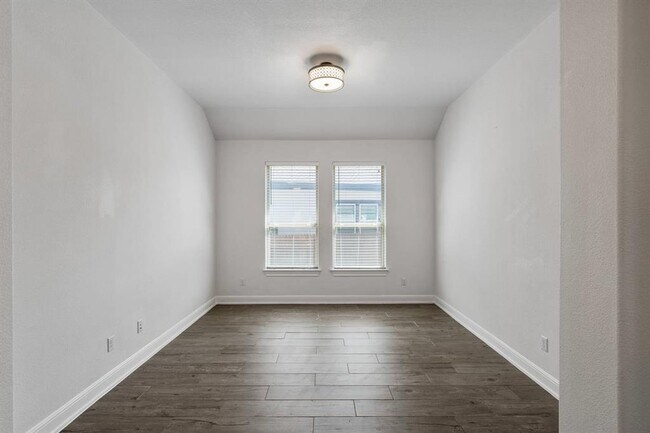 Building Photo - 175 Senna Dr