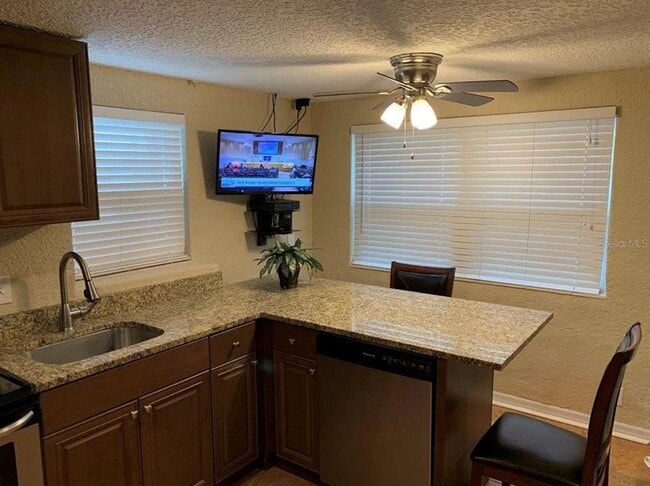 Building Photo - 2512 Musselwhite Ave