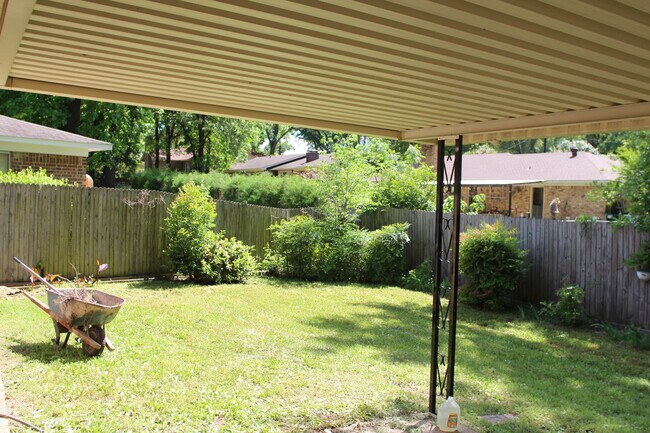 Building Photo - 3012 Tower Dr