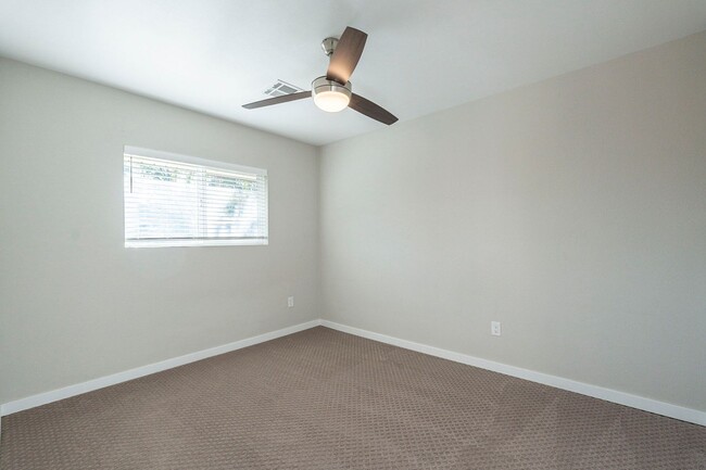 Building Photo - BEAUTIFUL SOUTH SCOTTSDALE - CORNER LOT & ...