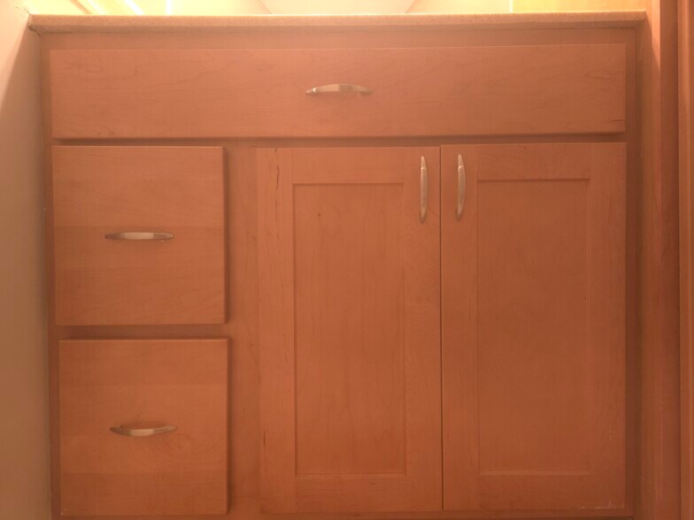 Main Bath - 4534 Ohio St