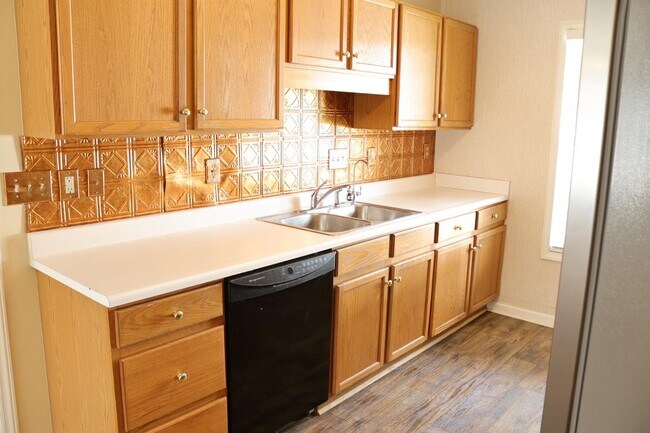 Building Photo - 109 Purple Martin Pl