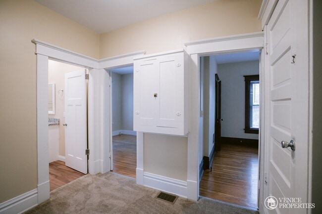Building Photo - Completely Renovated Home--One block off o...