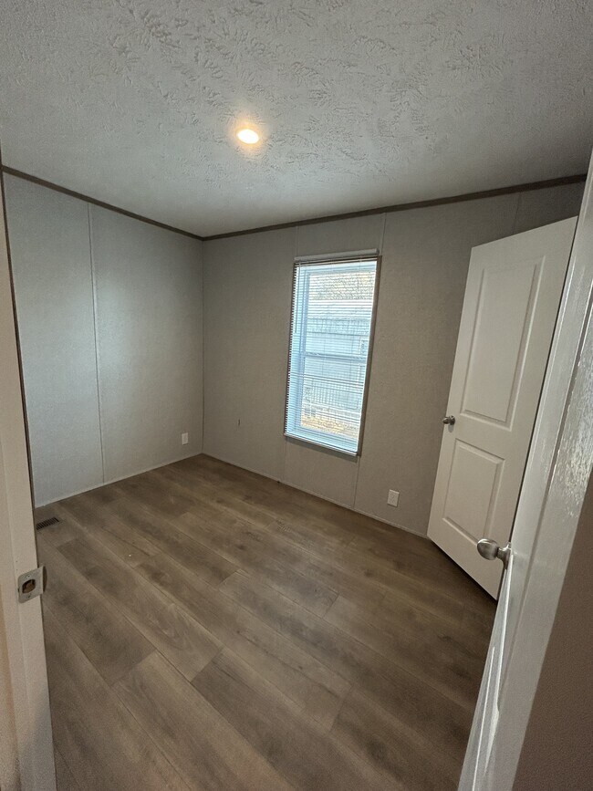 Building Photo - 111 Richie St