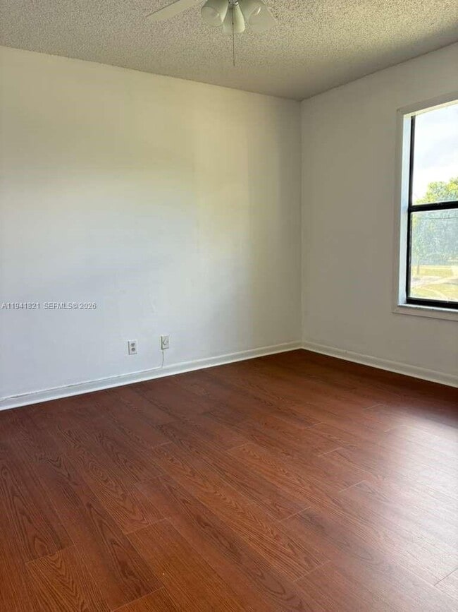 Building Photo - 17 Crossings Cir