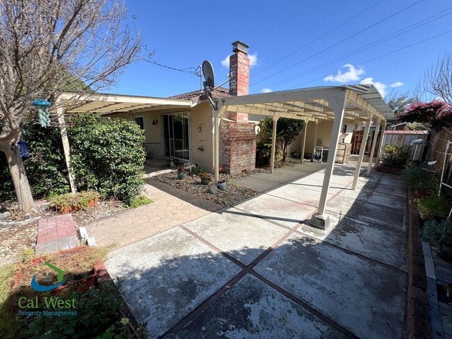 Building Photo - $4595 - Beautiful Single Family Home in Santa Clara