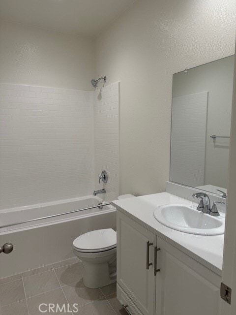 Building Photo - 2420 E Lincoln Ave