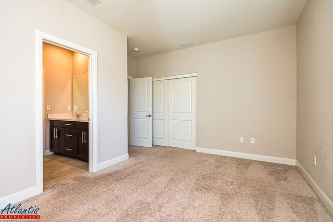 Building Photo - Gorgeous Home | Designer Materials | Desirable Location