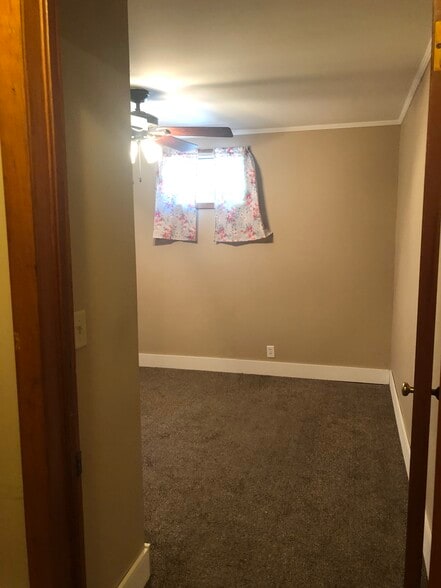 Bedroom 2 - 213 E Walnut St