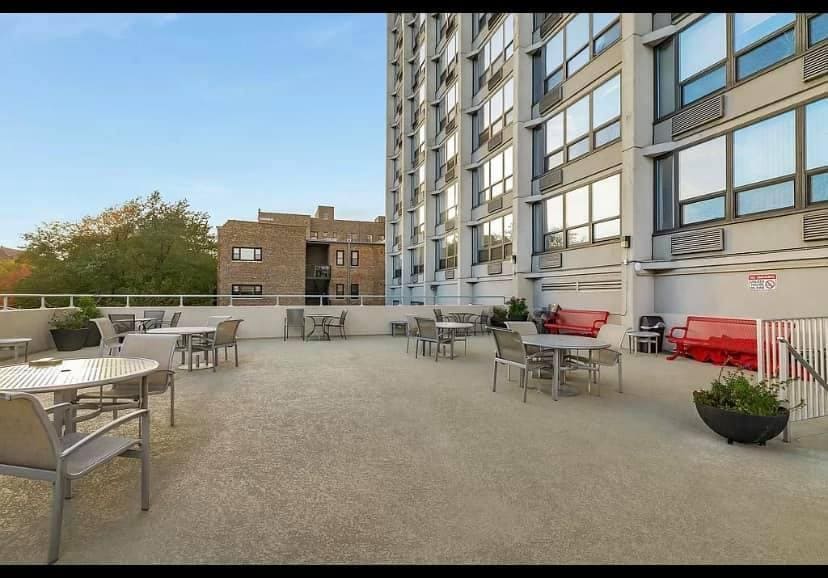 Pool Deck - 5100 N Marine Dr