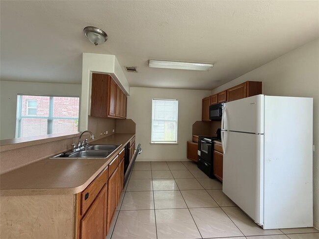 Building Photo - 946 Blanchard Hill Ln