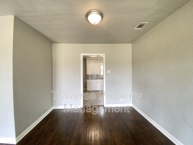 Building Photo - 3032 Marys Ln