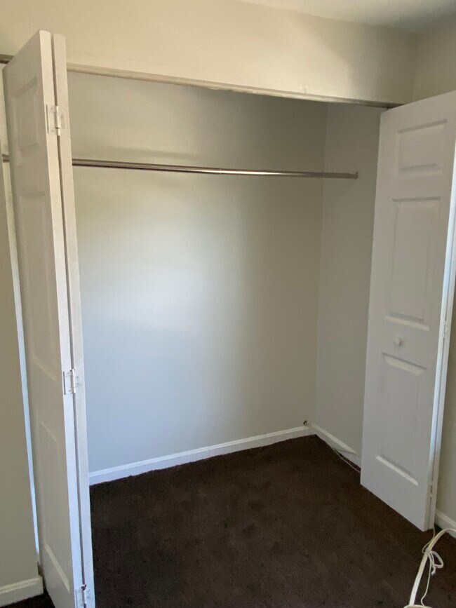 Building Photo - 6621 Greenvale Pkwy