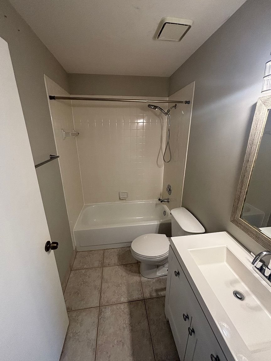 Building Photo - 58 Paxford Ln