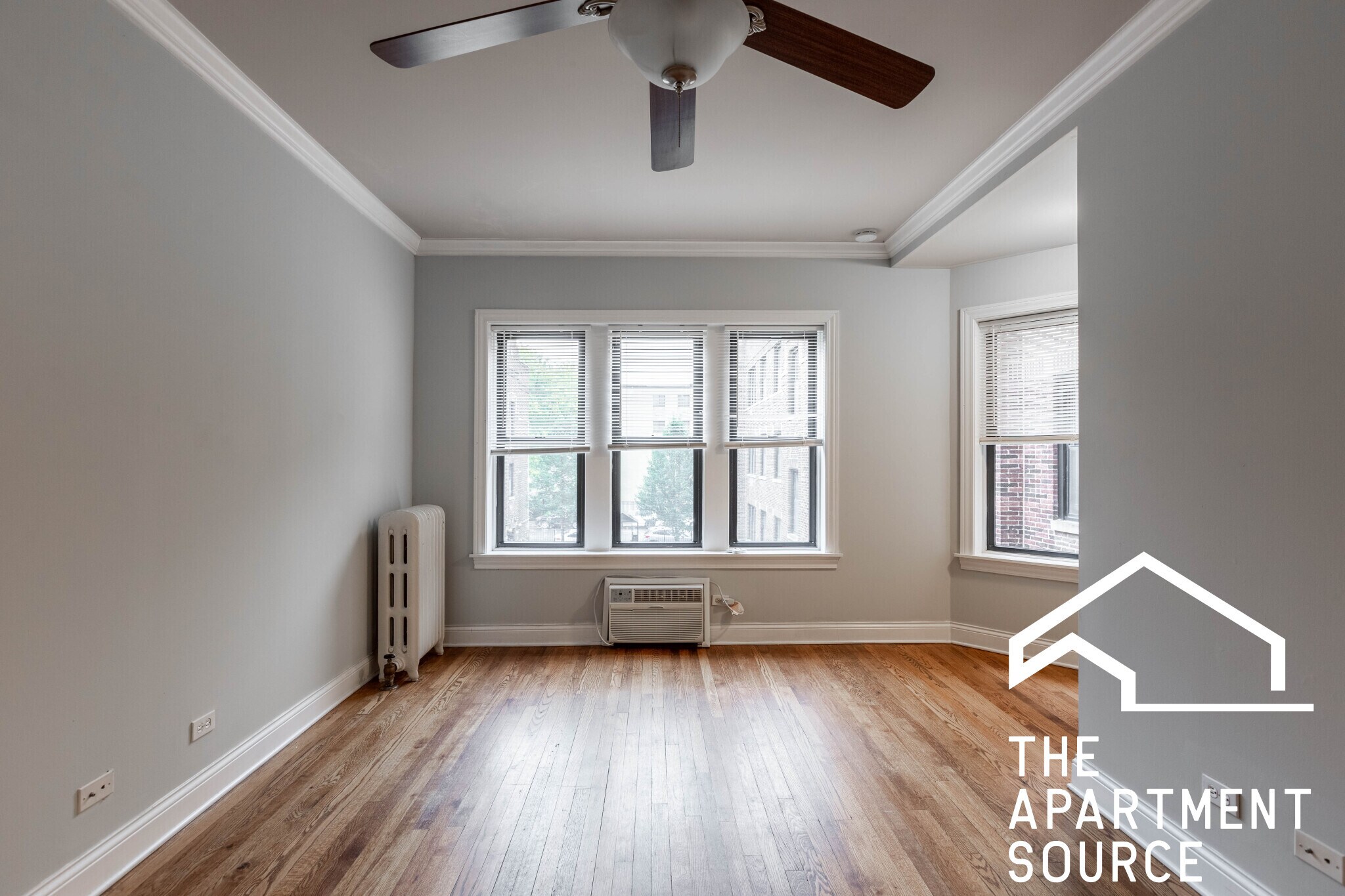 Building Photo - 748 W Addison St