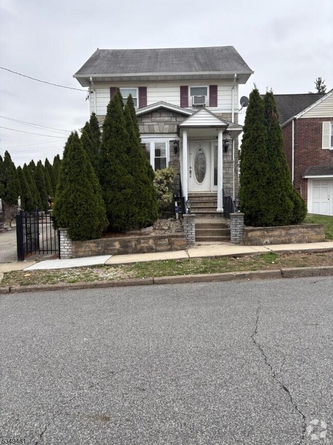Building Photo - 9 Rollins Ave