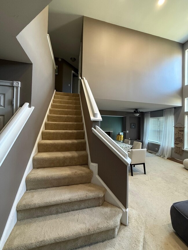 Building Photo - 160 Crescent Ln