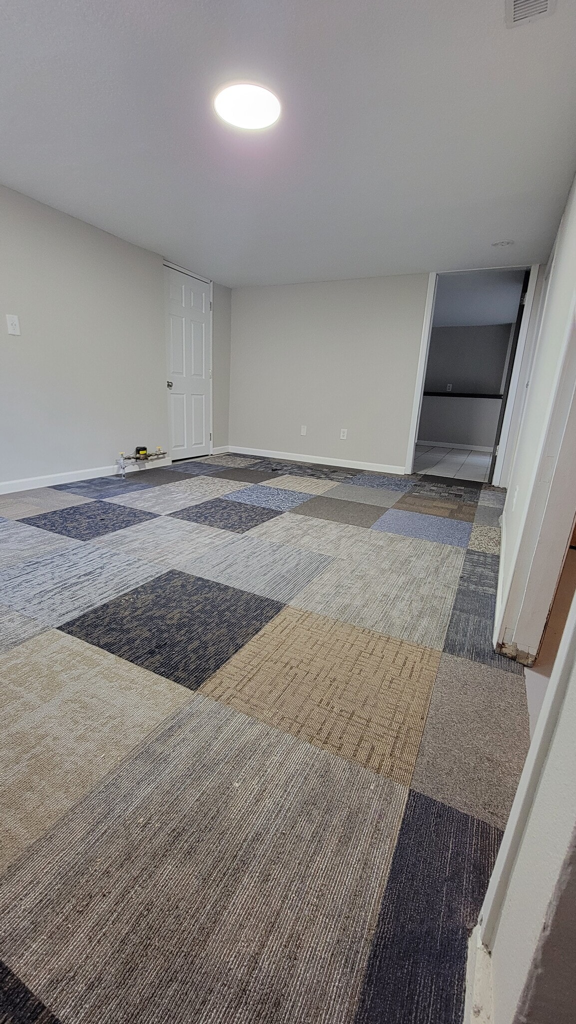 Building Photo - 9 Hillside Ave