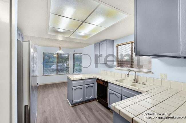 Building Photo - 4540 Armadale Way