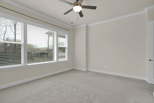 Building Photo - Light, bright, and move-in ready home in the highly sought-after Trilogy at Lake Norman community...