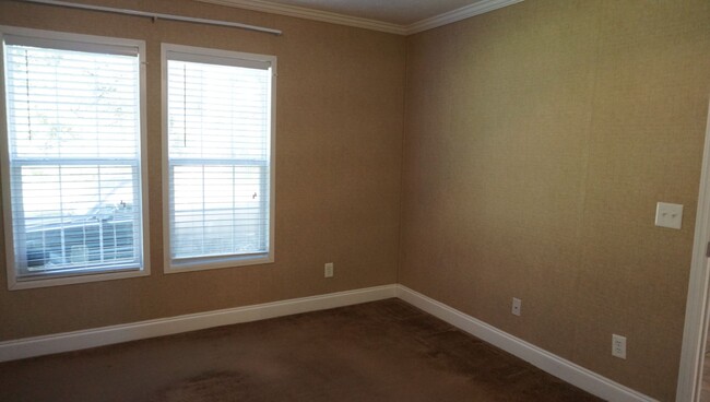 Building Photo - Home in the Lowndes County