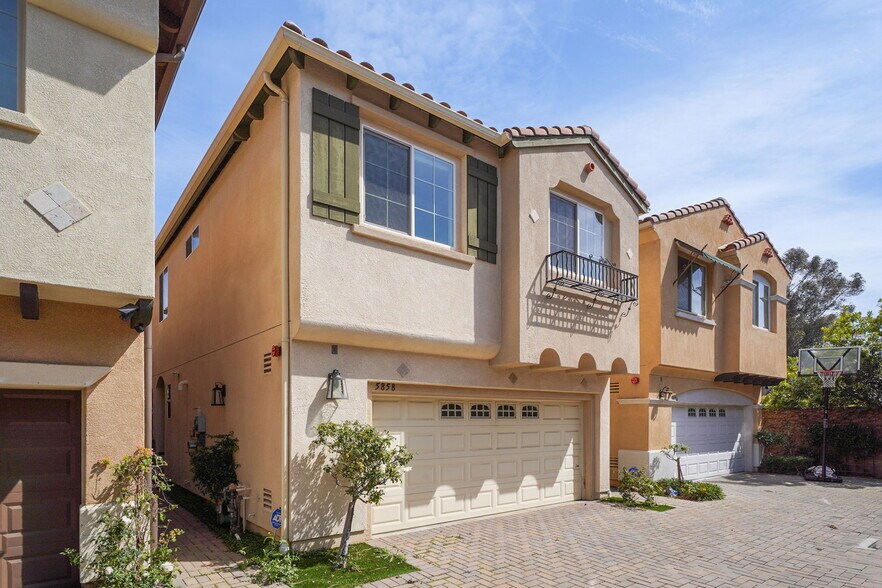 Building Photo - 5858 Levi Ln