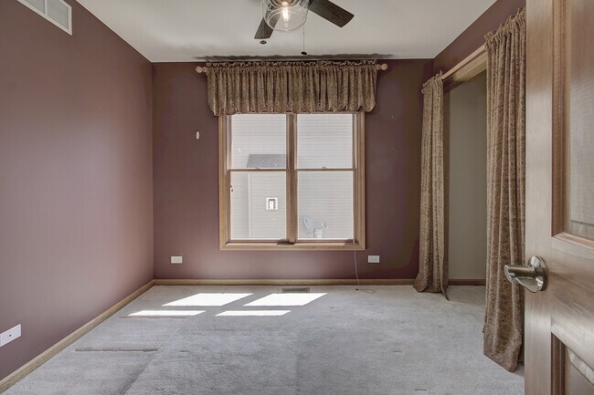 Building Photo - 403 E Main St