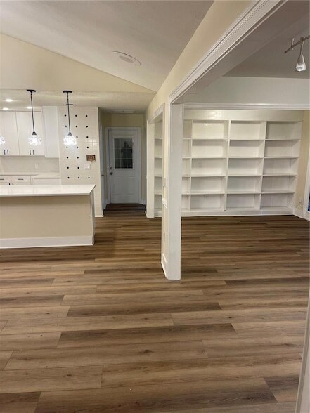 Building Photo - 10813 Venice Cir