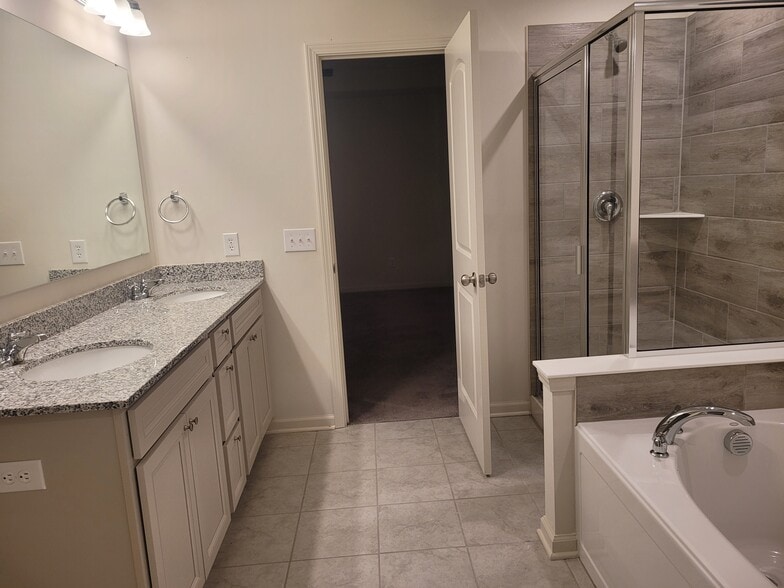 Building Photo - 13228 Caterwood Cir