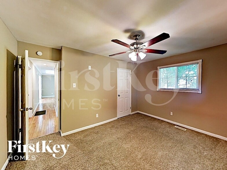 Building Photo - 1365 Carmona Dr