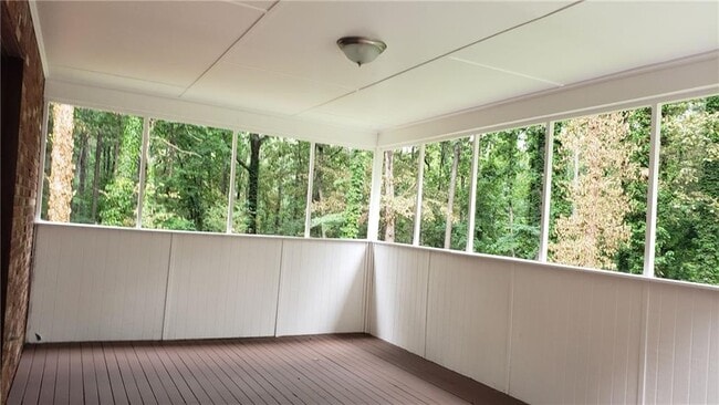 Building Photo - 2134 Masonwood Cir SW