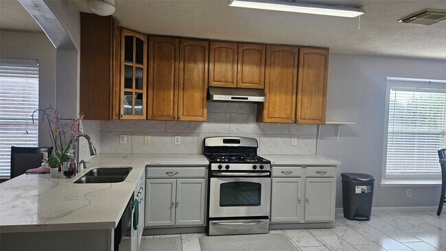 Building Photo - 9611 Drummond Cliff Ln