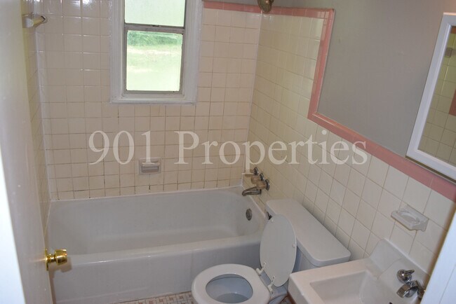 Building Photo - 1473 Wilbec Rd