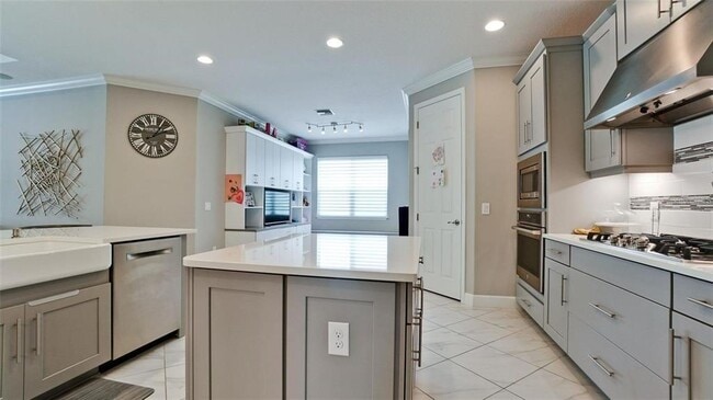 Building Photo - 5738 Hydrangea Cir
