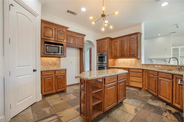 Building Photo - 4501 Redwood Ct