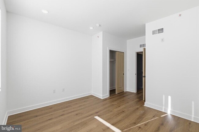 Building Photo - 2643 N 6th St