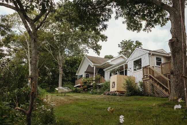 Building Photo - 55 Lookout Point Rd