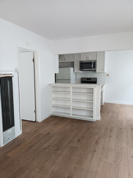 Building Photo - 554 8th St