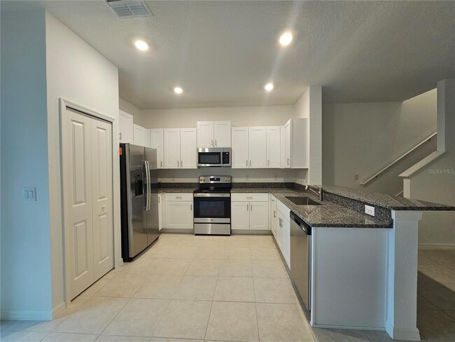 Building Photo - 5958 Shiner St