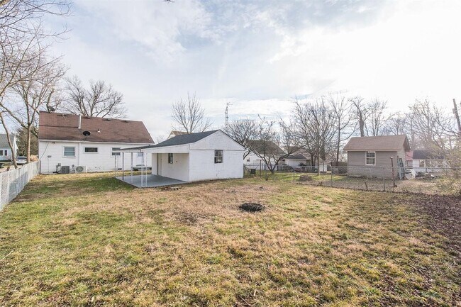 Building Photo - Spacious 4-Bedroom, 2-Bath Home with Garag...