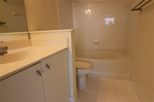 Building Photo - 6020 W Sample Rd