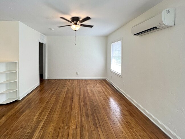 Building Photo - 2249 - Browns Addition