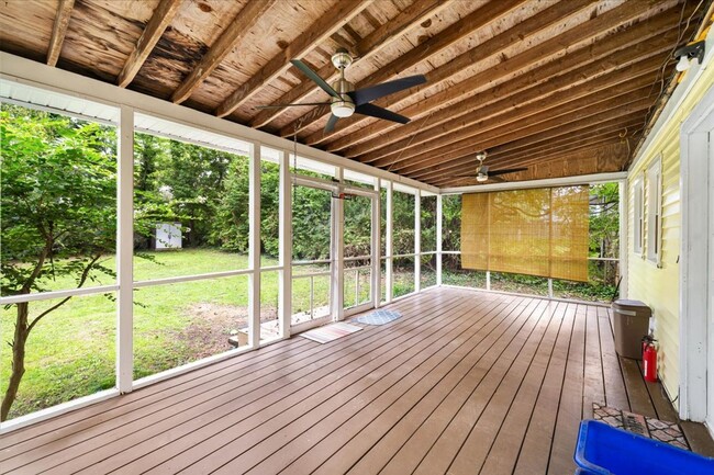 Building Photo - Cozy Home with Porch and Yard