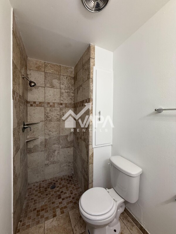Building Photo - 4210 Dauphine Dr