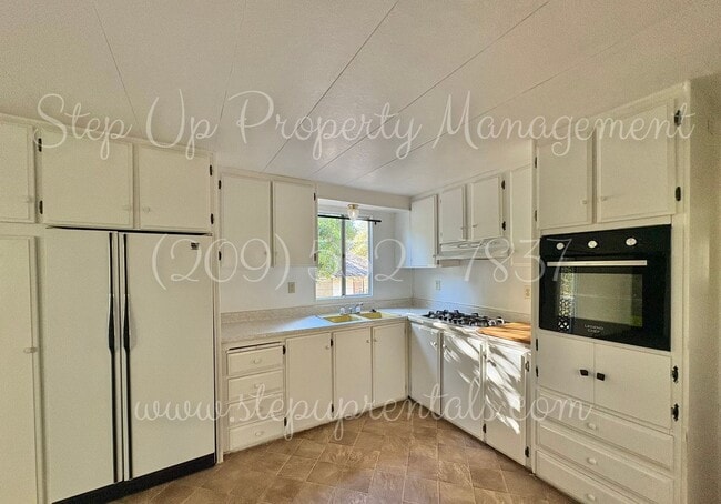 Building Photo - 20381 Sherry Ct